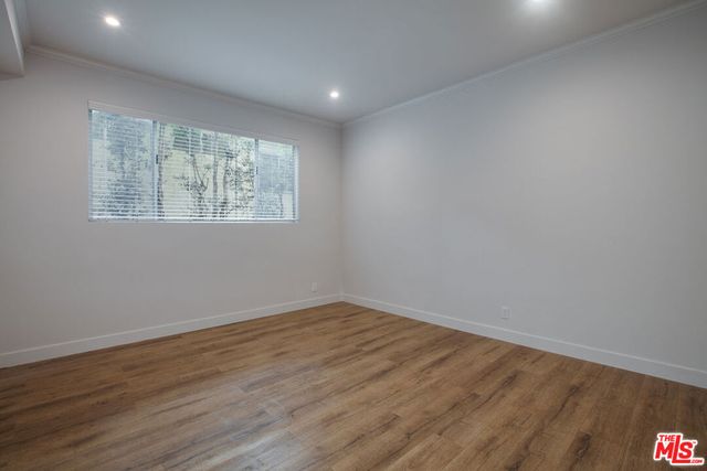 12320 MONTANA Avenue 105, Los Angeles, CA 90049