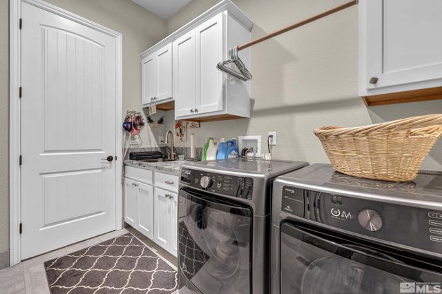 2385 Lompa Lane, Carson City, NV 89701