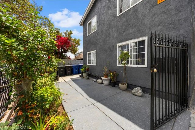 1219 S Downey, Los Angeles, CA 90023