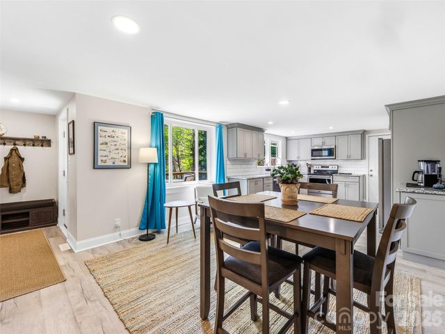 33 Kilpatrick Street, Brevard, NC 28712