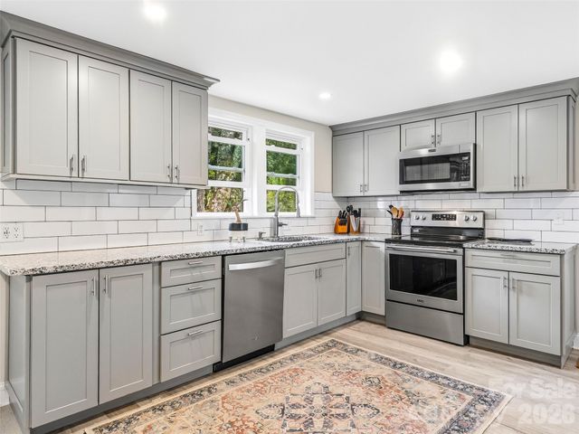 33 Kilpatrick Street, Brevard, NC 28712