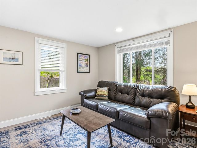 33 Kilpatrick Street, Brevard, NC 28712