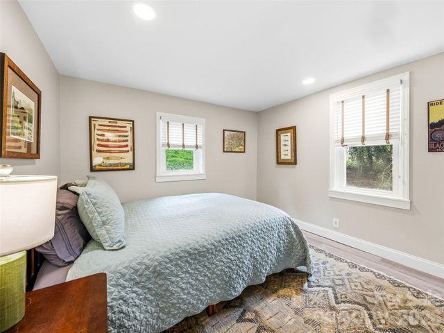 33 Kilpatrick Street, Brevard, NC 28712