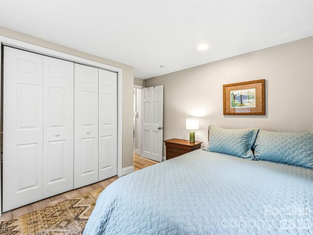 33 Kilpatrick Street, Brevard, NC 28712