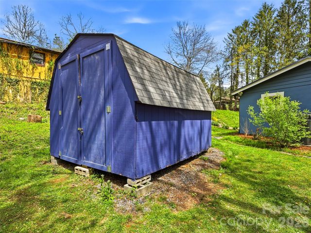 33 Kilpatrick Street, Brevard, NC 28712