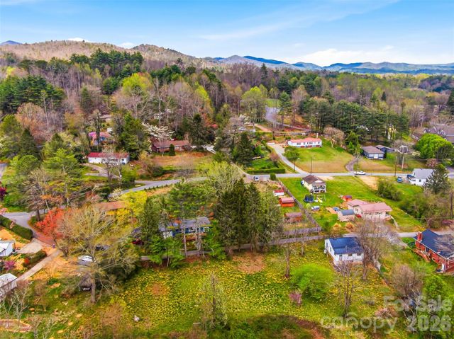 33 Kilpatrick Street, Brevard, NC 28712