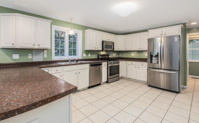 24 Sunset Drive, Dover, NH 03820