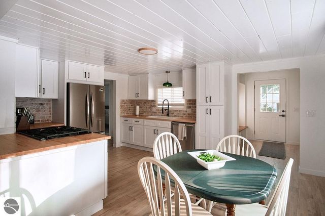 8870 E Fouch Road, Traverse City, MI 49684