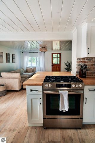 8870 E Fouch Road, Traverse City, MI 49684