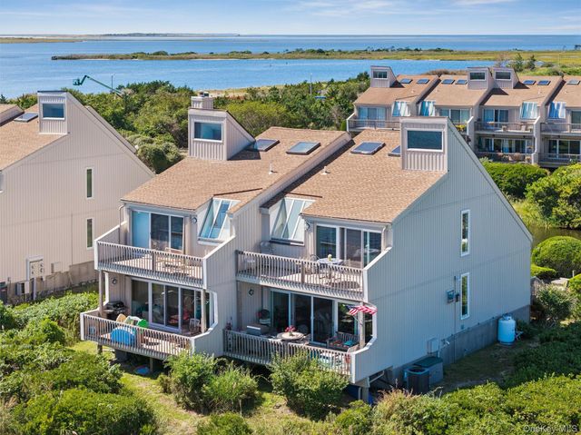 14 Waters Edge, Shirley, NY 11967