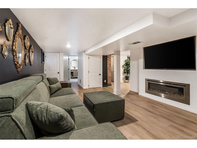 2745 W 40th Ave, Denver, CO 80211