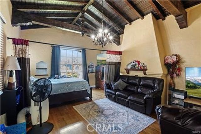 2546 S Bronson, Los Angeles, CA 90018
