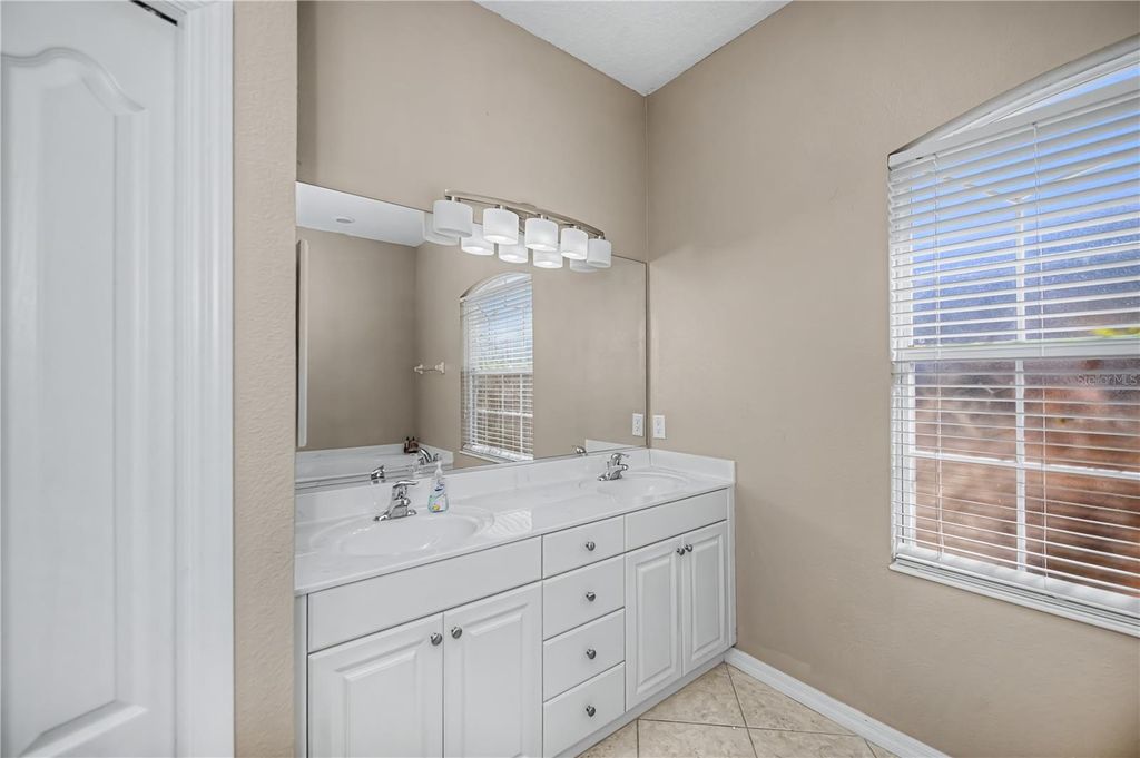 Image 27 of property listing at 7003 SPRING HAVEN DRIVE, North Port, FL 34287