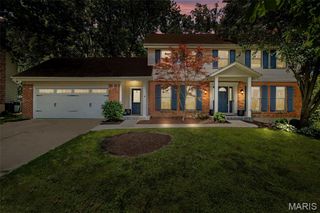 15495 Long Castle Forest Court, Chesterfield, MO 63017