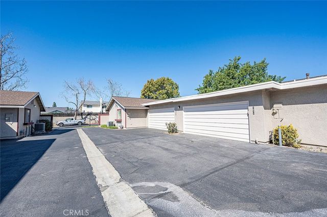 1672 Carmel W, Upland, CA 91784