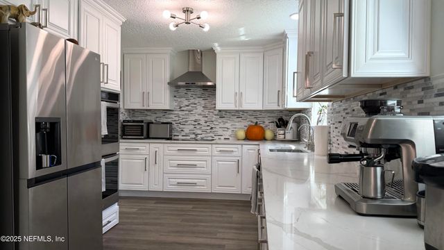 3030 OGILVIE Road, Jacksonville, FL 32218