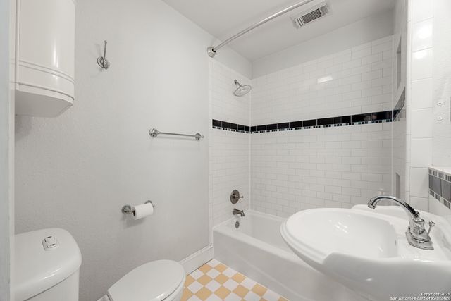 135 Vitra, San Antonio, TX 78210