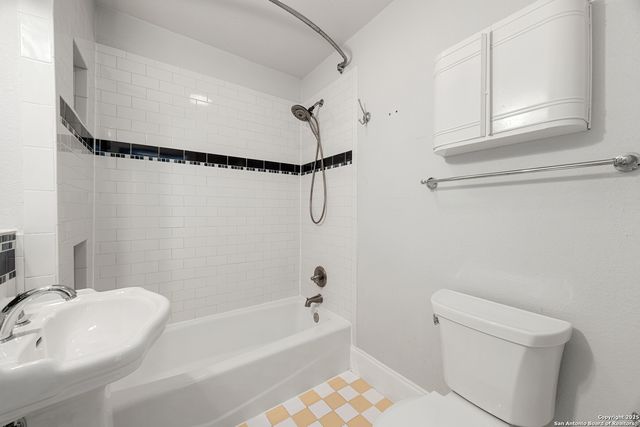 135 Vitra, San Antonio, TX 78210