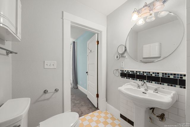 135 Vitra, San Antonio, TX 78210