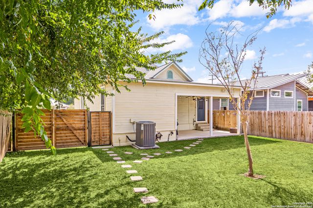 135 Vitra, San Antonio, TX 78210