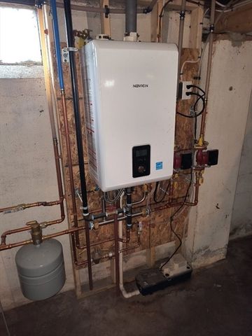 713 Holyoke Rd, Westfield, MA 01085