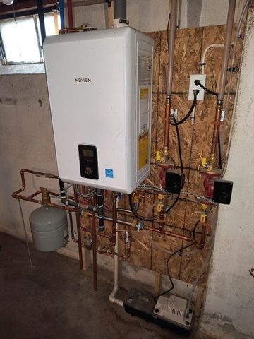 713 Holyoke Rd, Westfield, MA 01085