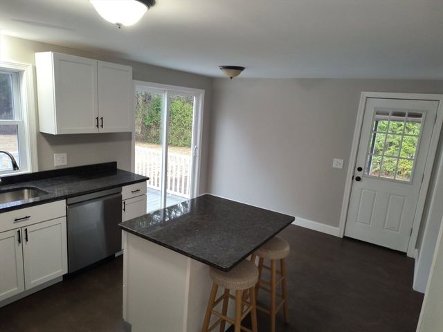 713 Holyoke Rd, Westfield, MA 01085