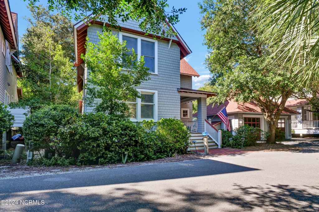 Image 2 of property listing at 15 Surfboat Court, Bald Head Island, NC 28461