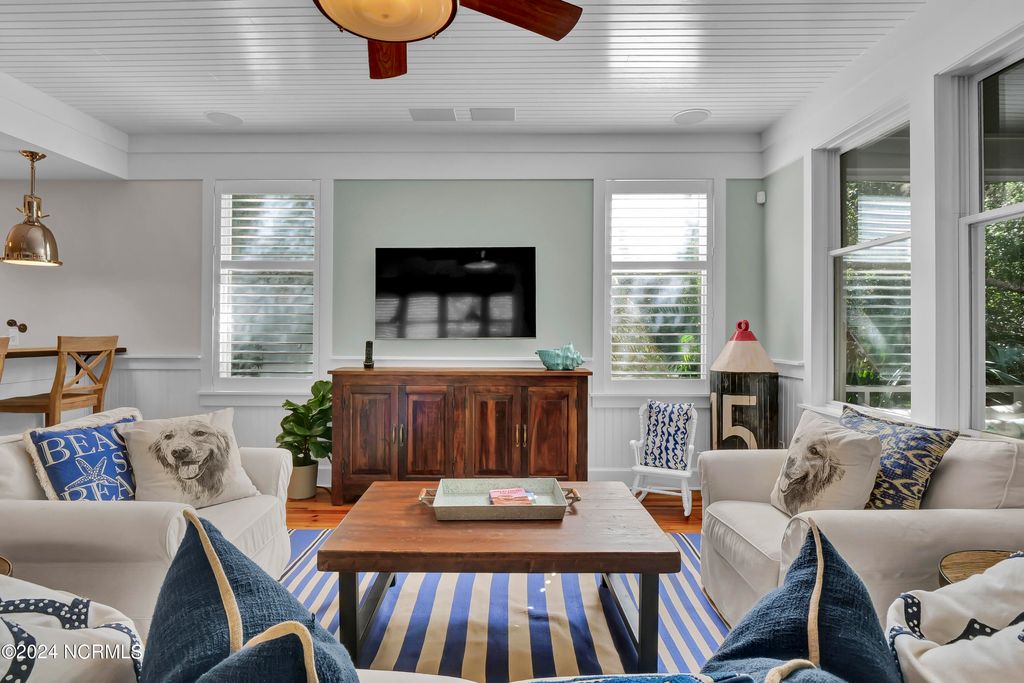 Image 8 of property listing at 15 Surfboat Court, Bald Head Island, NC 28461