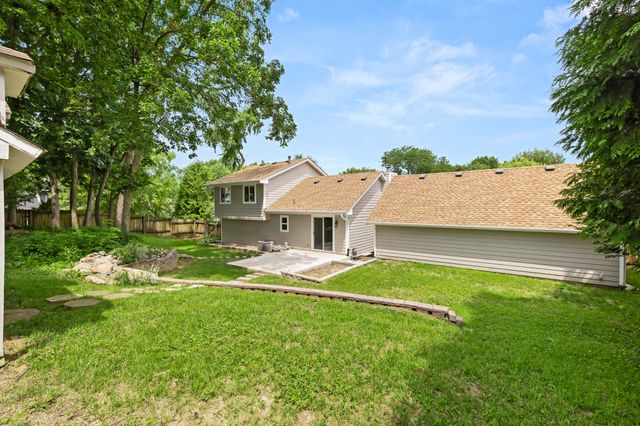 5121 Magnolia Drive, Pleasant Hill, IA 50327