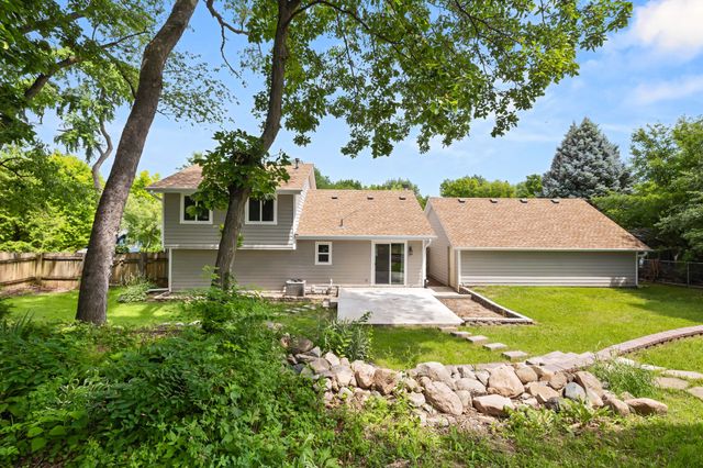5121 Magnolia Drive, Pleasant Hill, IA 50327