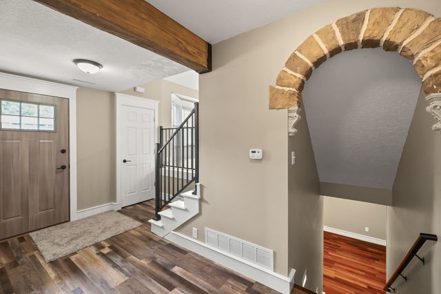 5121 Magnolia Drive, Pleasant Hill, IA 50327