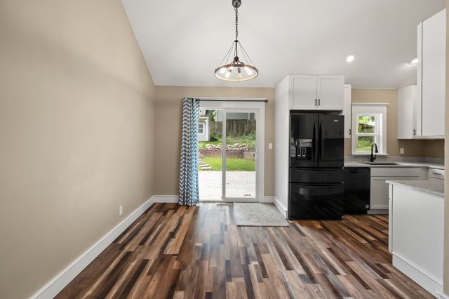 5121 Magnolia Drive, Pleasant Hill, IA 50327