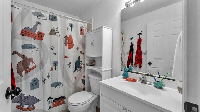 702 LEMON AVENUE, Dundee, FL 33838