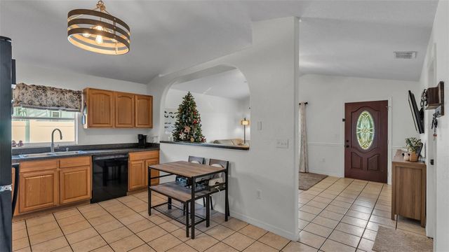 702 LEMON AVENUE, Dundee, FL 33838