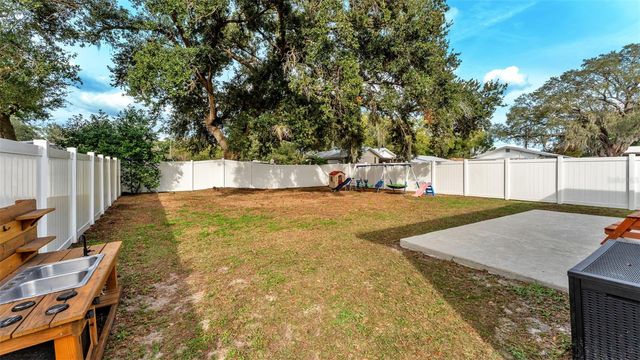 702 LEMON AVENUE, Dundee, FL 33838