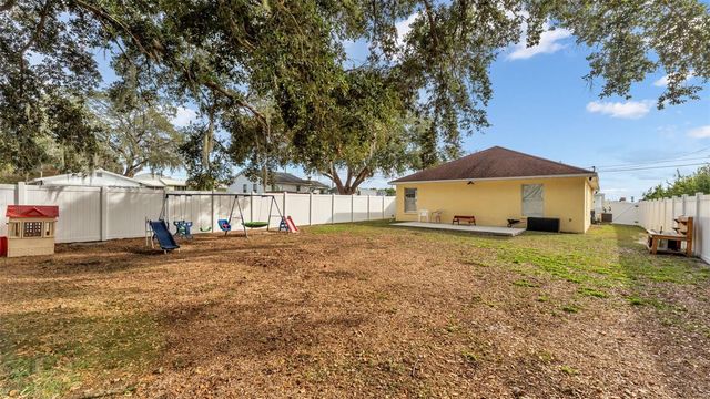 702 LEMON AVENUE, Dundee, FL 33838