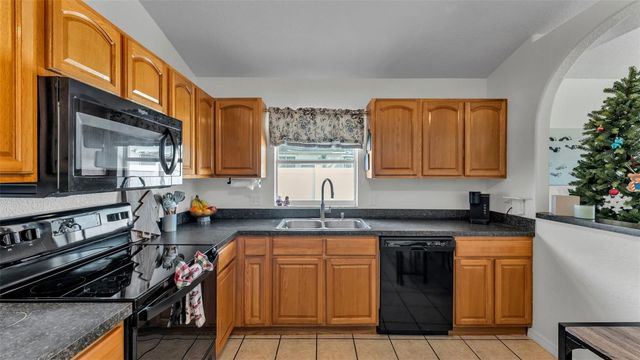 702 LEMON AVENUE, Dundee, FL 33838