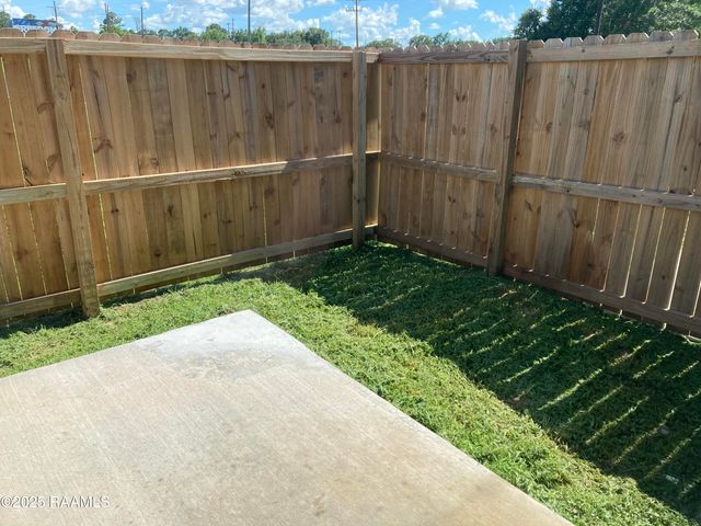 14 Townhouse Cove, Lafayette, LA 70506