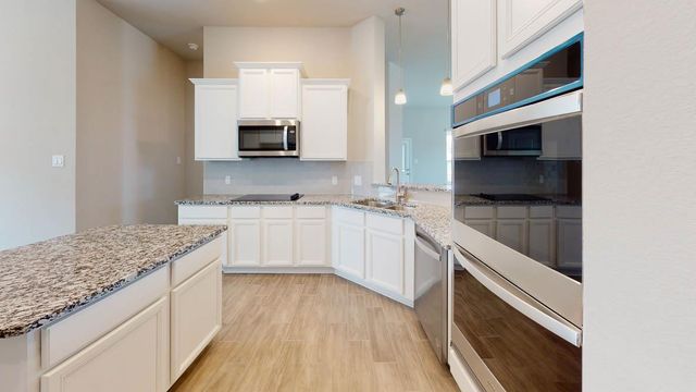 709 Sydney BLVD, Thorndale, TX 76577