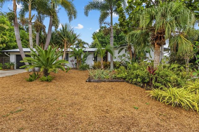 2605 BOTANY AVENUE, Sarasota, FL 34239