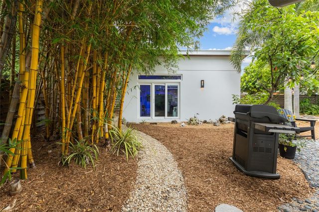 2605 BOTANY AVENUE, Sarasota, FL 34239