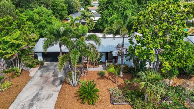 2605 BOTANY AVENUE, Sarasota, FL 34239