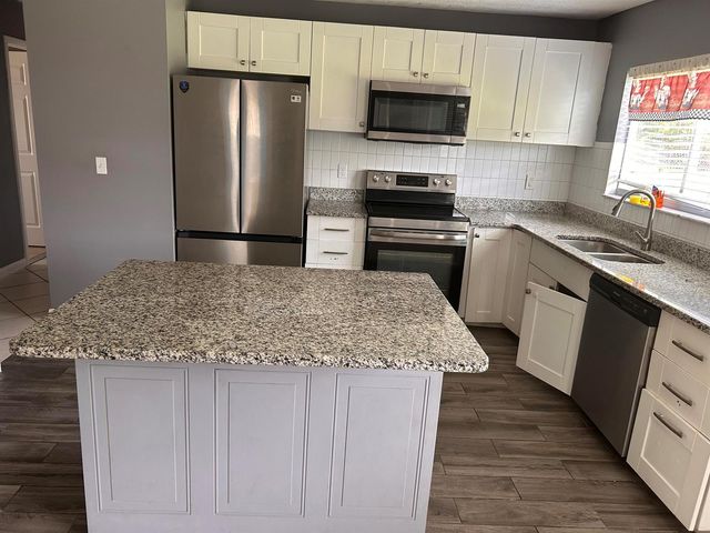 2029 SE Hideaway Circle, Port St. Lucie, FL 34952
