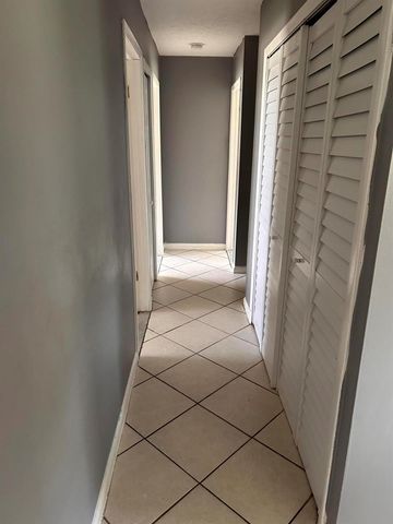 2029 SE Hideaway Circle, Port St. Lucie, FL 34952