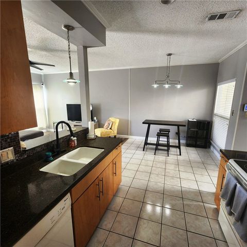 3025 Quail Springs B10, Corpus Christi, TX 78414