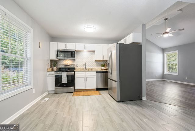 1209 N Hampton Drive, Hampton, GA 30228