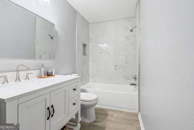 1209 N Hampton Drive, Hampton, GA 30228