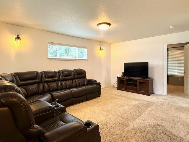 11889 Williams Highway, Grants Pass, OR 97527