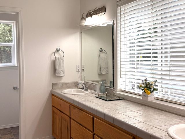 11889 Williams Highway, Grants Pass, OR 97527